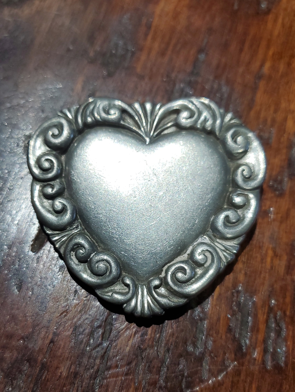 Vintage 1988 Seagull Pewter Heart Brooch wOrnate Scroll Border Canada